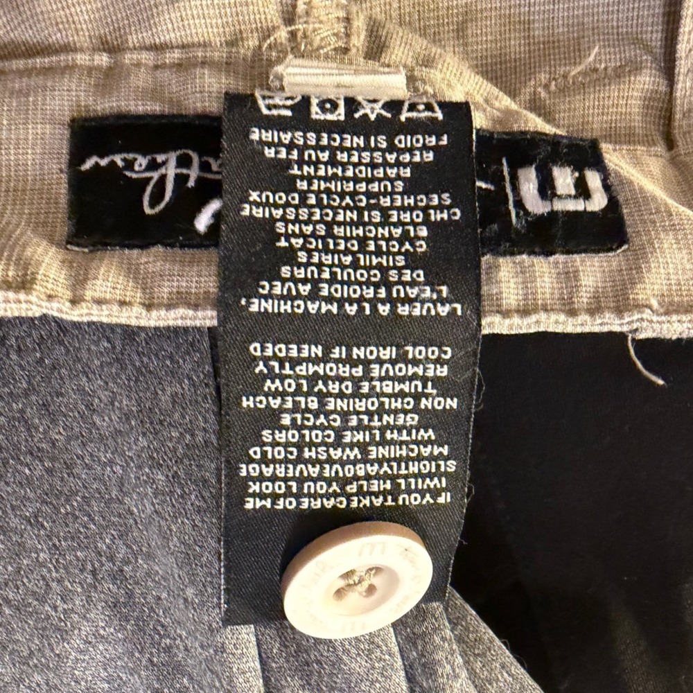 TravisMathew Mens Golf Shorts Tan Khaki Performance Stretch Size 40 - Picture 9 of 10